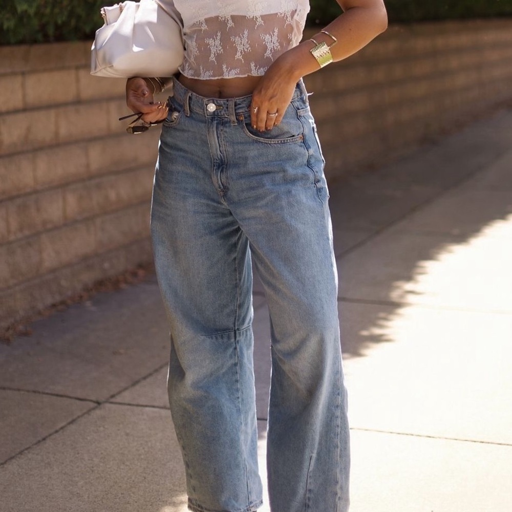 Zara jeans , boyfriend style. Brand new ! IN THE Zara WEBSITE NOW ARE $89